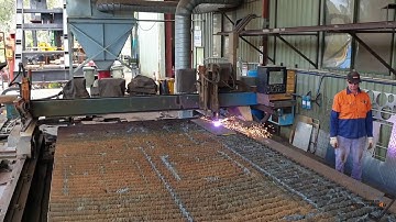 Hypertherm HPR260 Plasma Cutter sold as full working Set Dust extraction system, & Compressor