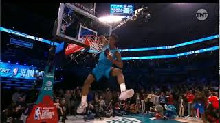 Hamidou Diallo dunks over Shaq in 2019 allstar dunk contest