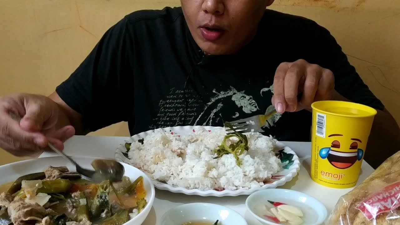 Sinigang (filipino mukbang)