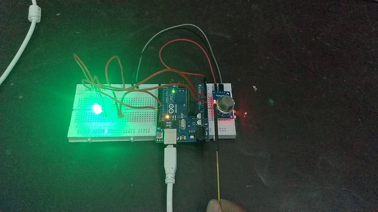 Smoke Detection Using MQ-2 Sensor | Arduino UNO - YouTube