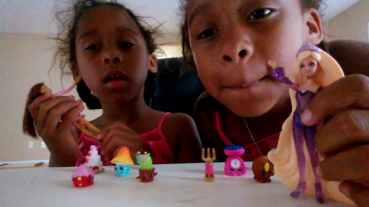 Annia and Elsia play with Shopkins and FASIOMS. Part 1😂😂😂😂😂😋😋 YouTube