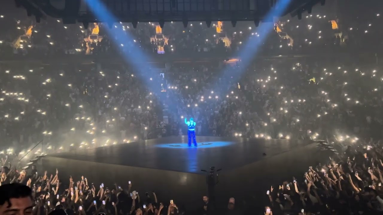 DRAKE BRINGS OUT TRAVIS SCOTT | TRAVIS SCOTT ENTRANCE IN VANCOUVER