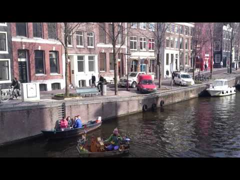 De orgelman vaart weer: lente op de Amsterdamse grachten