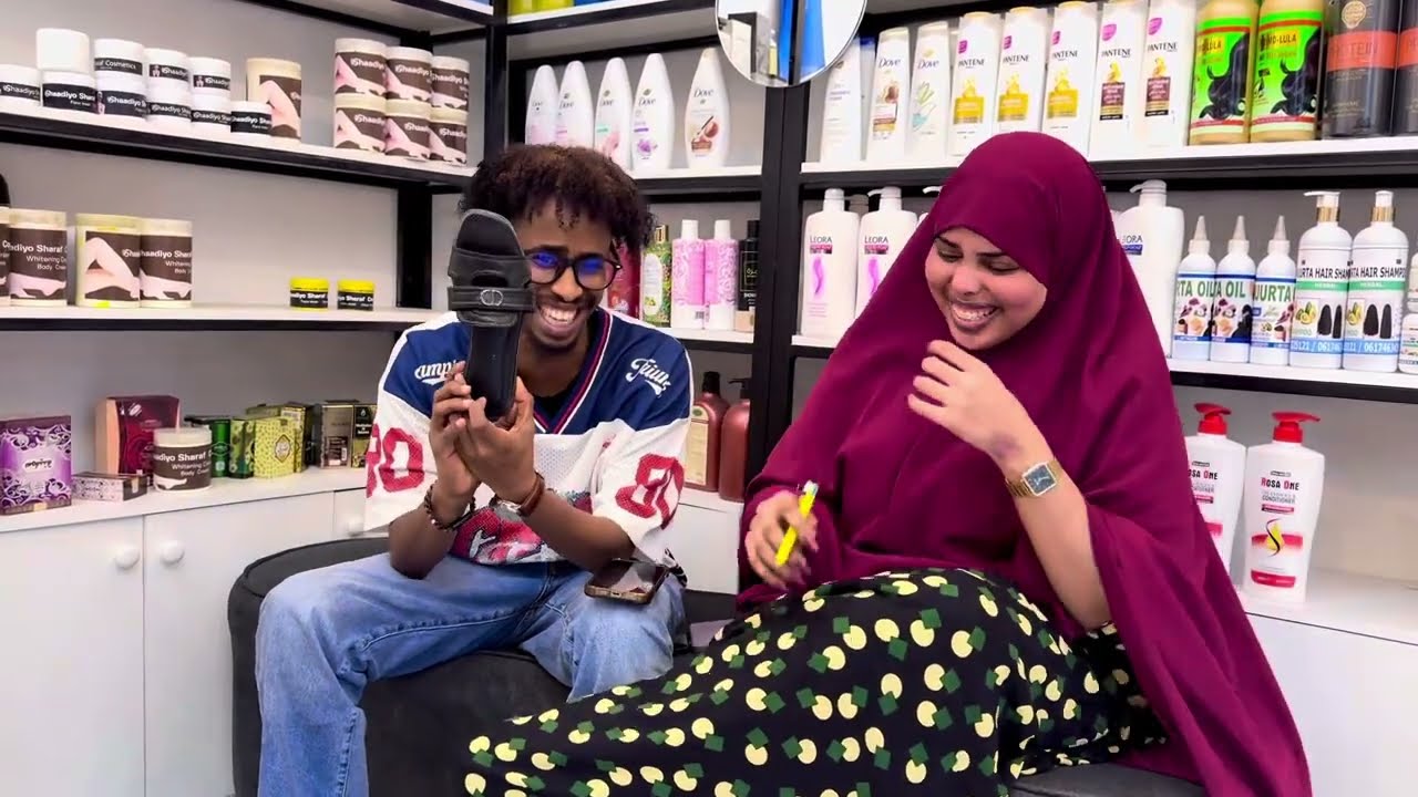 ABDULLAHI KASHKA OO DHAHAY FANAN IGA SAMEYN BADAN MUQDISHO MA JOOGO SHAADIYA SHARAF QOSOL & QARAAXO🤣