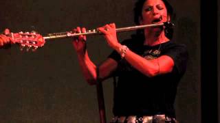 Carolena 'Juicy Flute' solo on Ayer
