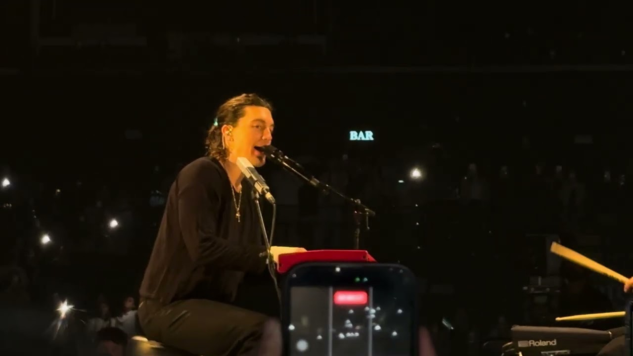 ILYSB by LANY #lany #dubai #concert #cocacolaarena 