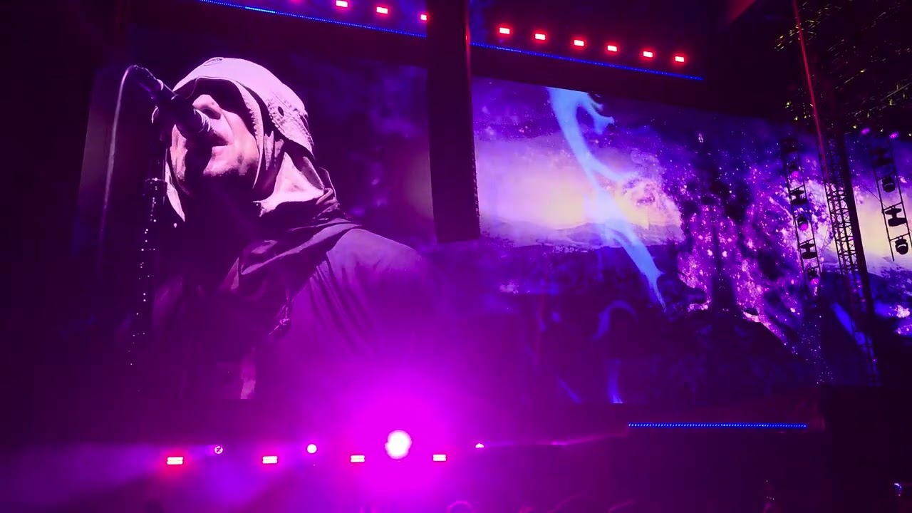 Champagne Supernova Oasis Toronto