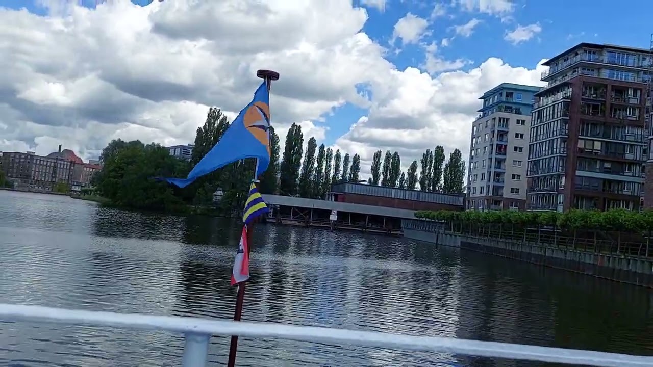 Schifffahrt (Boat Tour) Berlin 2.  (2024), mit Bordkommentar auf Deutsch.  Vapur gezisi Berlin 2.