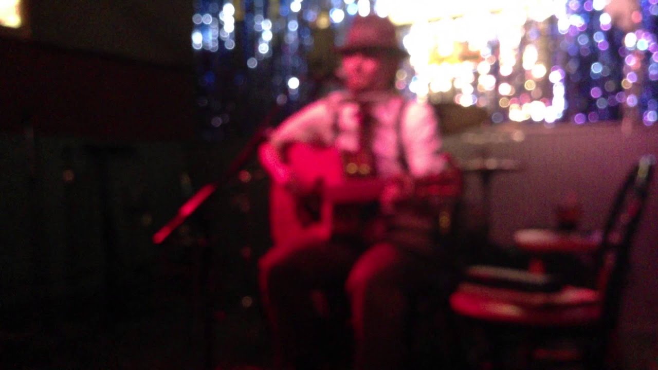 Andrew Nesbit :: Halloween Open Mic :: Parkside Lounge :: 10/22/13 ...