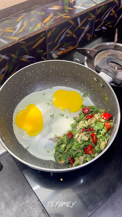 🪴Kana Vazhai Keerai 🌿 poriyal | Commelina leaves cooking | ts family 🥰 #healthy #food #shorts