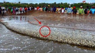 😱 WOW! Raponkar fishing at Benaulim Beach, Goa 