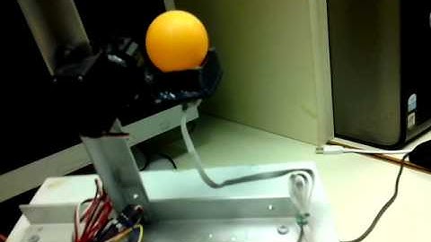 Auto balancing platform by using 2-axis accelerometer