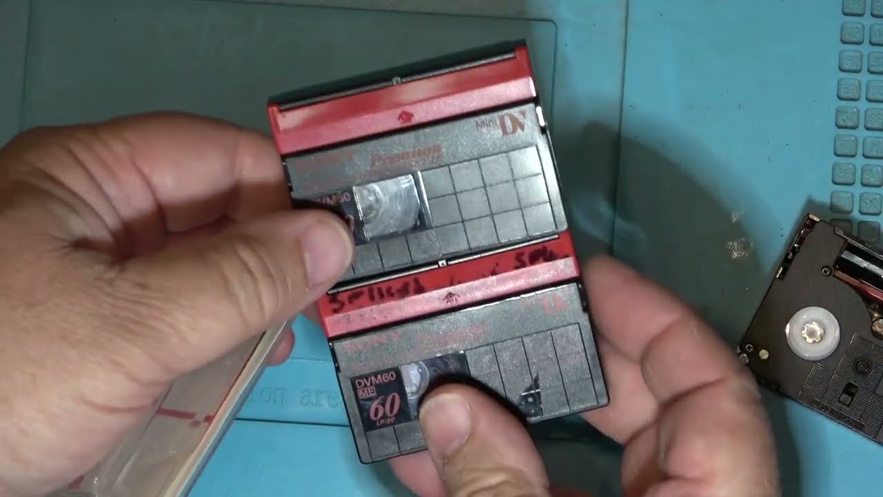 Ремонт и восстановление заплесневелой, потрескавшейся и поврежденной кассеты Mini DV