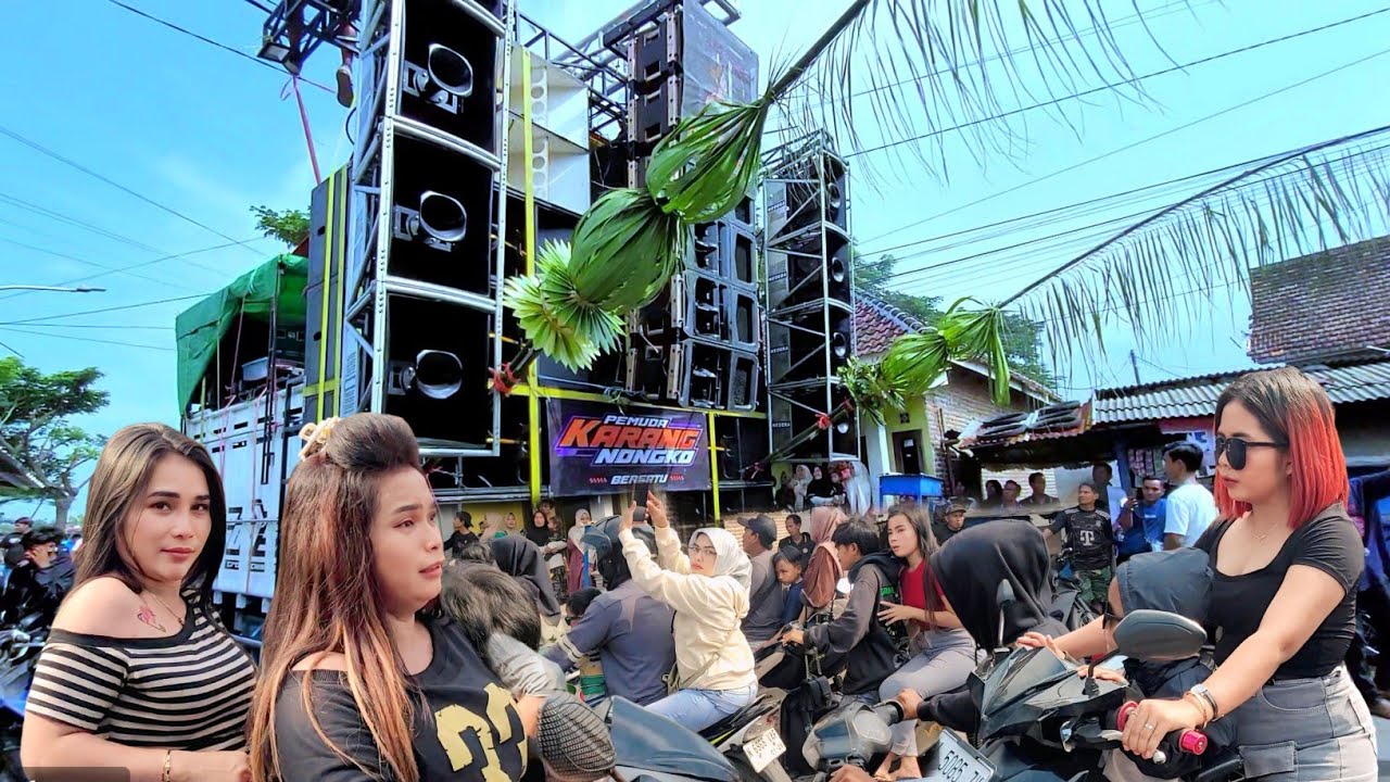 ANJAYY ... 😜 PARA DANCER NAIK MOTOR Karnaval Sound Horeg , Konvoi Keliling 3 desa sekaligus 