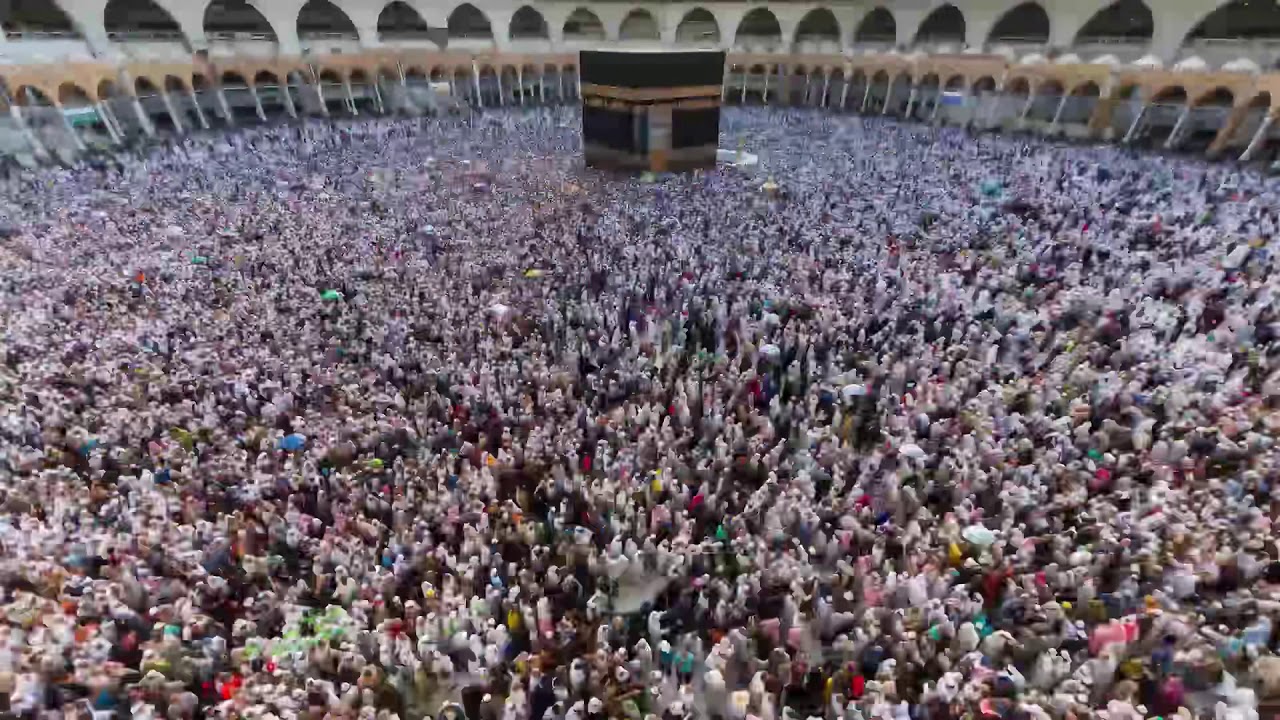 مهارة رجال أمن المسجد الحرام في تنظيم صحن الطواف