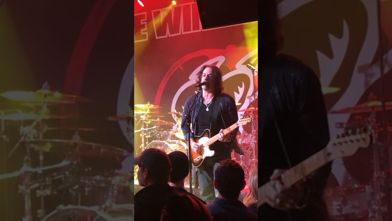 The Winery Dogs – Hot Streak (Live from The Fine Line Music Cafe in Minneapolis) #livemusic #rock The Winery Dogs – Hot Streak (Live from The Fine Line Music Cafe in Minneapolis) #livemusic #rock