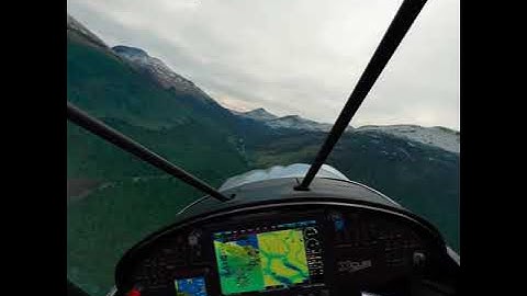 MSFS2020 VR Flight through the valley (Oculus Quest 2) Virtual Desktop