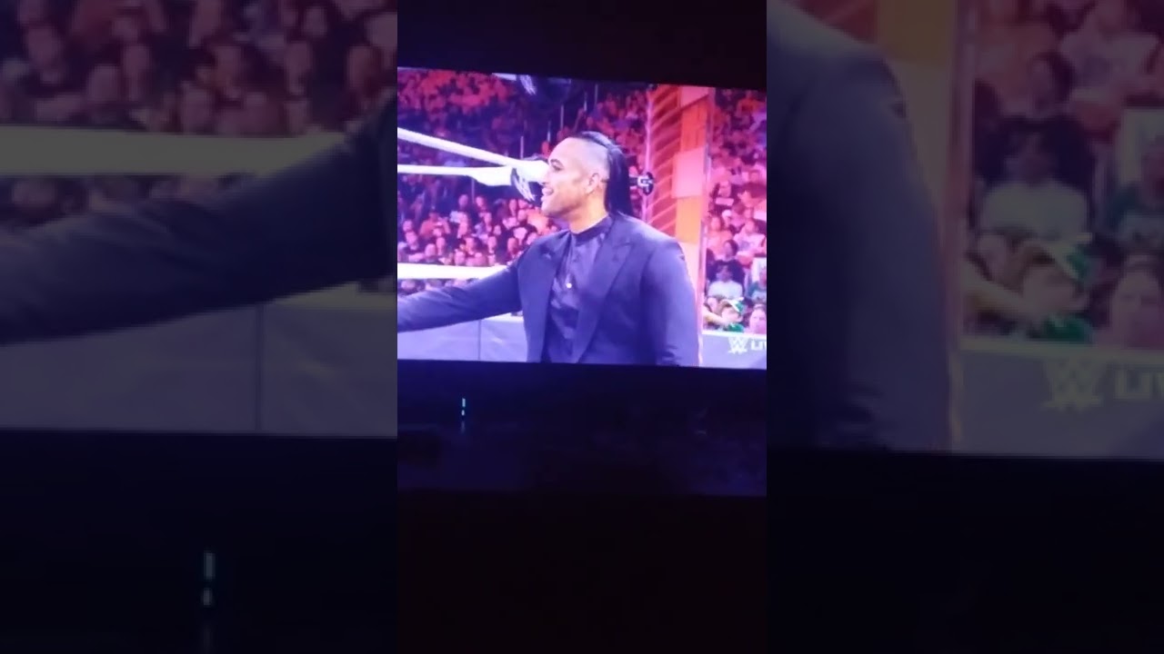 Tonton WWE Raw Rhea Ripley and Liv Morgan having and getting their match on di YouTube Tonton WWE Raw Rhea Ripley and Liv Morgan having and getting their match on di YouTube