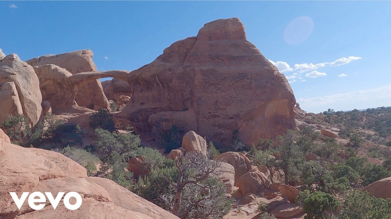 A Reminiscent Drive - Ambrosia (Visualizer)