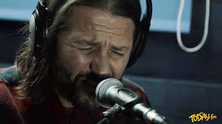 Video thumbnail of "Grant Nicholas (Feeder) - Learning to fly (Today FM)"