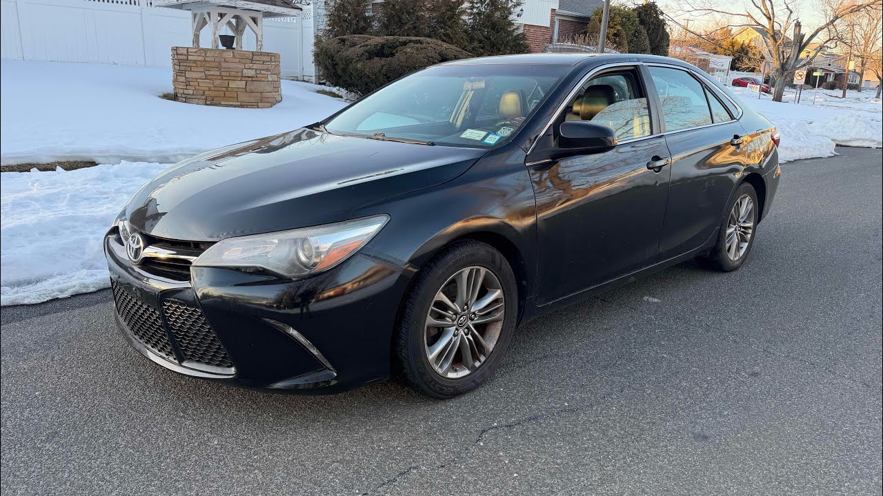 Toyota Camry SE 2017 года, пробег 257 000 км, цена 4900 долларов.