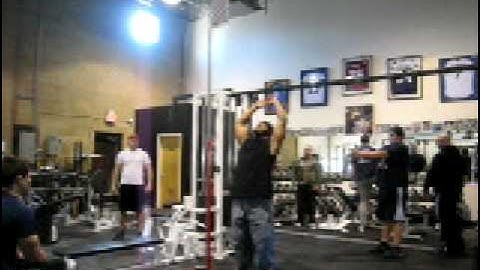 DeFrancosGym.com - Auburn running back, Brad Lester, vertical jumps 40"!!!