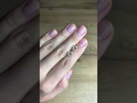 Срібні сережки-цвяшки шестикінцева зірка, видео 1