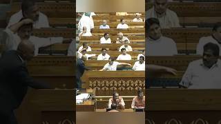 Marsin dep bam smai khublei kti u Dr Ricky Syngkon MP VPP ia u Rahul Gandhi..