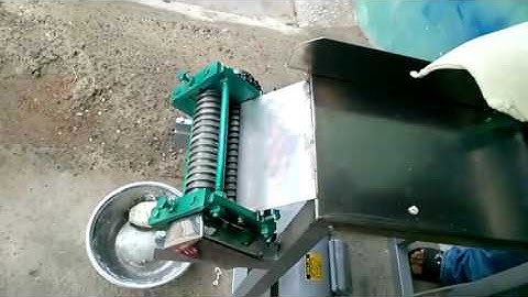 Máy cán và cắt sợi bánh canh 6mm, máy cắt sợi phở, máy cán và cắt mì