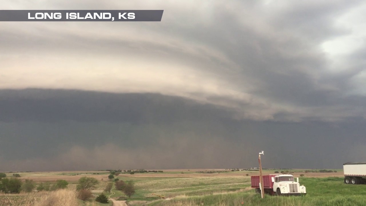 Shelf Cloud in Kansas - YouTube