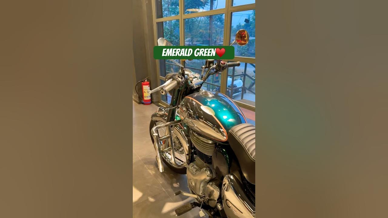 Royal Enfield Classic 350 Emerald ♥️ #royalenfieldclassic350 #classic350 #emerald #classic350reborn Royal Enfield Classic 350 Emerald ♥️ #royalenfieldclassic350 #classic350 #emerald #classic350reborn