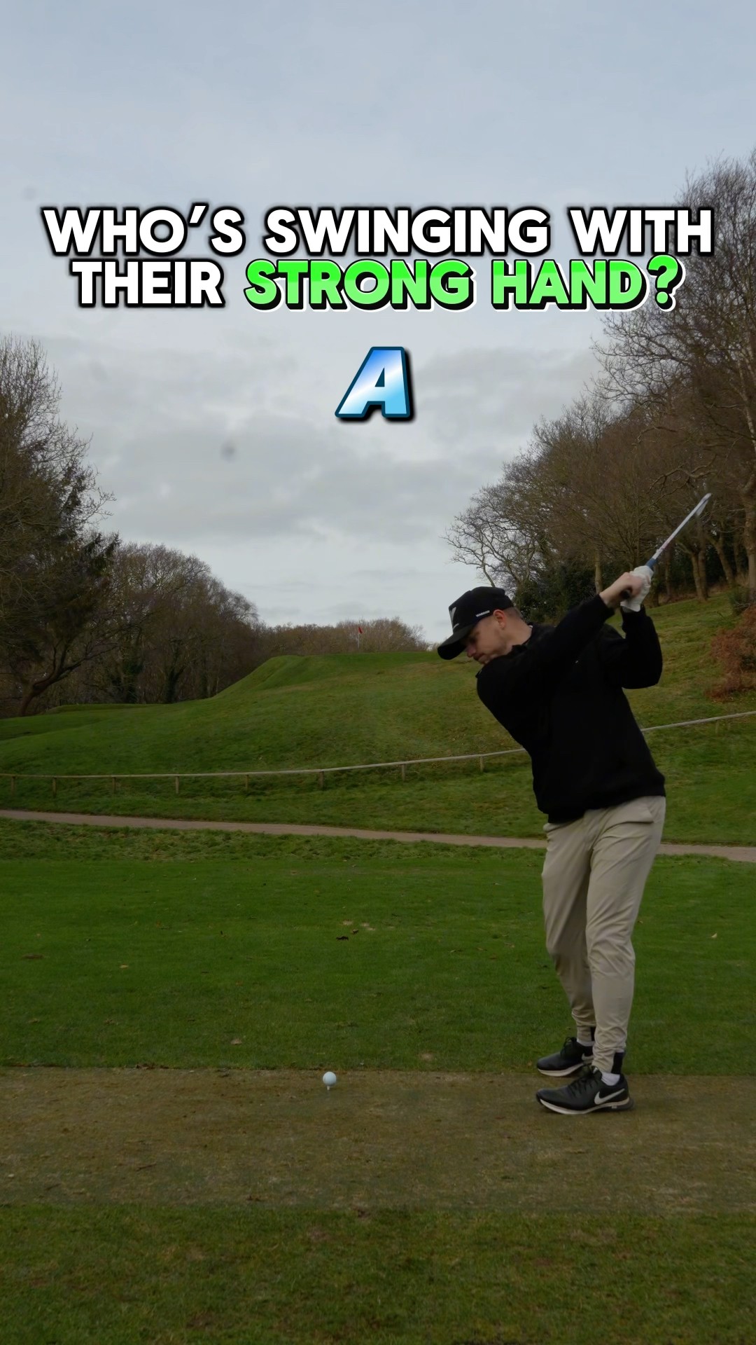 Guess who is not swapping hands! ??? #golf