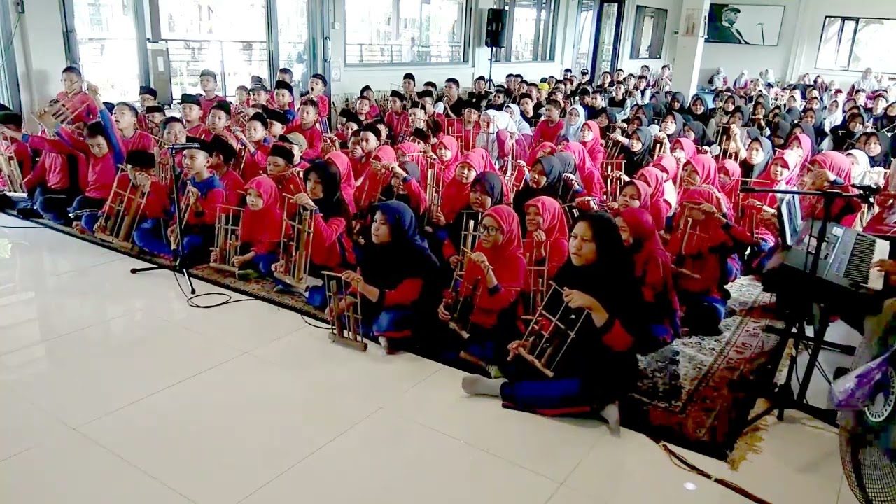 SDIT SMPIT Nurul Islam Cikarang Barat Bermain 