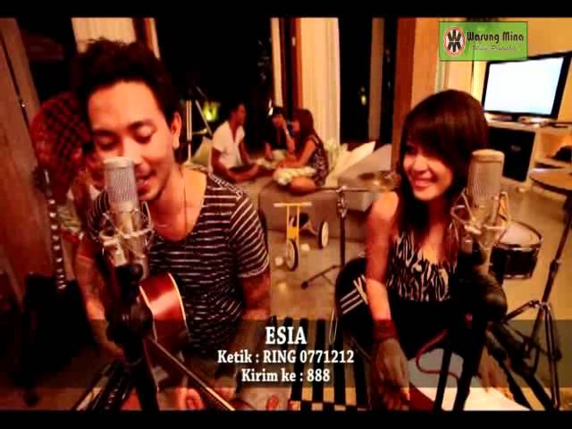 KIS Sabar feat Tiari Bintang Official Video class=