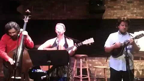 Sarah Purser Sings: Dance me to the end of Love by...