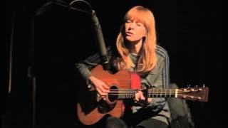 Download lagu Lucy Rose performs Shiver in session on Radio 1