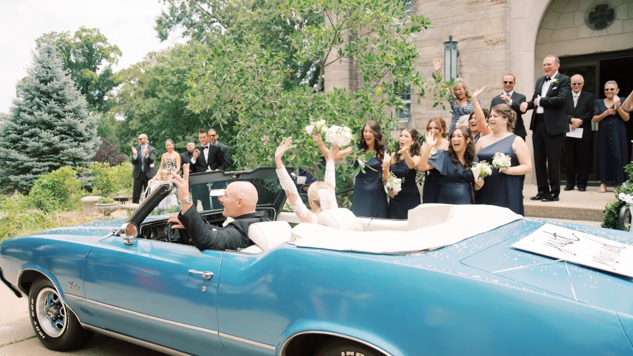 A Very Hoosier Wedding | classic and candid elegance at Indiana University