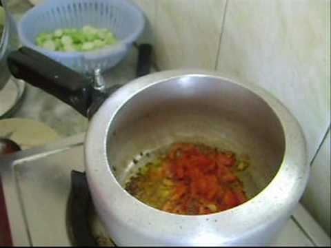 वीडियो: तोरी को धीमी कुकर में कैसे पकाएं