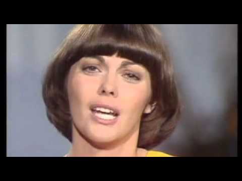 Mireille Mathieu - Acropolis Adieu