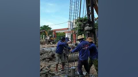 Hạ lồng thép cọc khoan nhồi