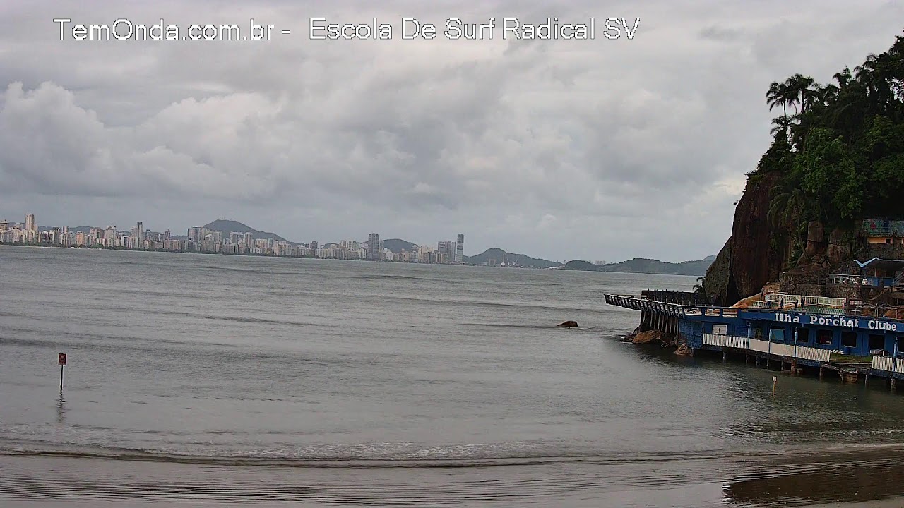 Ilha Porchat Beach Surf School Live – São Vicente — São Vicente, São Paulo live camera thumbnail