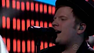 Fall Out Boy ft.Wiz Khalifa  - &#39;Stayin Out All Night&#39; On The Late Show 2015