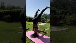 Dua Lipa Yoga 🖤. #shorts #viral #fans #shortvideo #dance #dualipa #potions #yoga