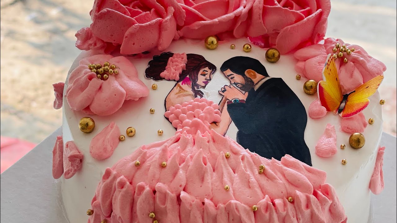 1 pound vanilla cake | Couple theme cake | pink | Bake N’ Flake