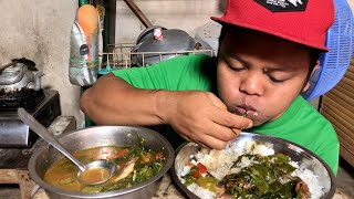 Yummy stir fry cassava leaf with fish | Anan Mukbang Village