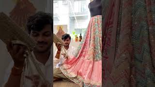 Backless Toh Suna Tha, Ye Toh Blouse Less Ho Gya Par Aap Tension Mat Lejiye, Aapko Hum Seekha Denge