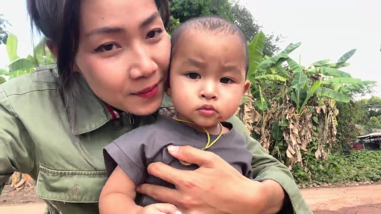 วิ่งจับหลานมิวสิคพายายมาเล่นกับป้าลุงครับ🇹🇭
