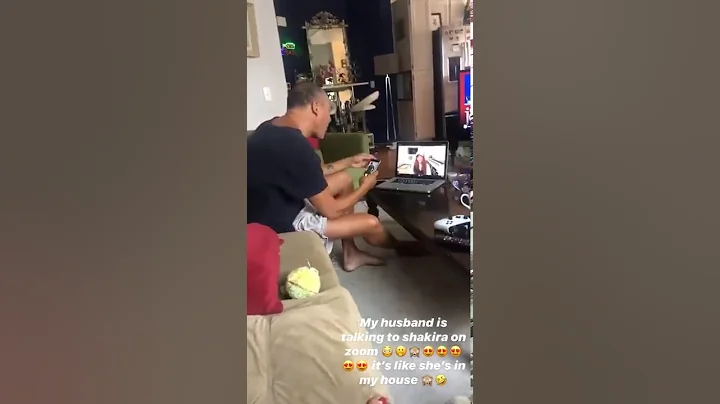Shakira en video llamada con Gerald Eaton (14/07/2...