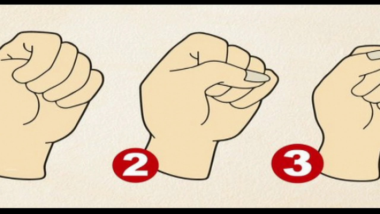 сжатые кулаки тест. па сжимать. предмет в руке. упражнения при онемении кистей рук. эспандер для кисти руки.