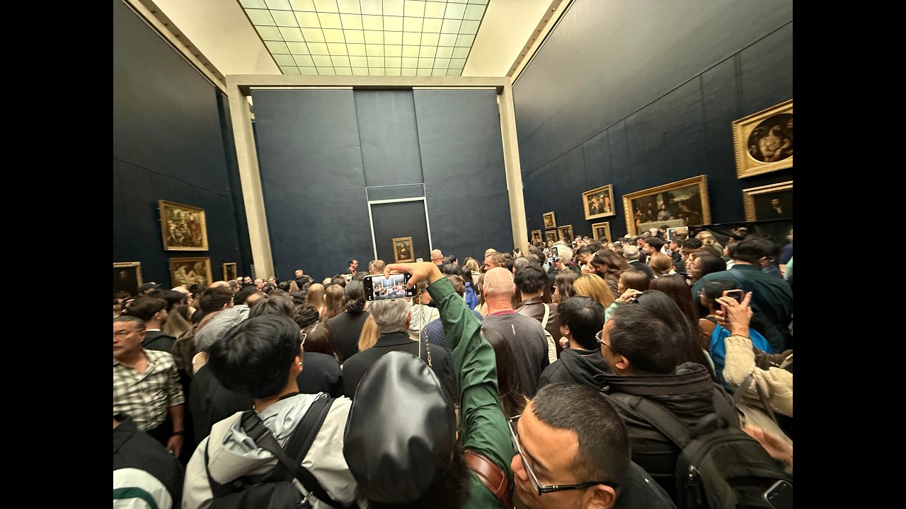 From Mona Lisa Mayhem(Did I get to the front?) to Haunted Paris - October 2025